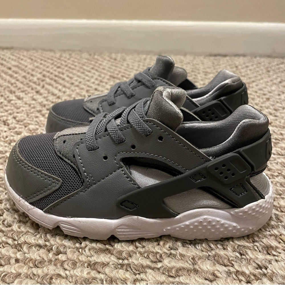 Nike Hurrache toddler shoe